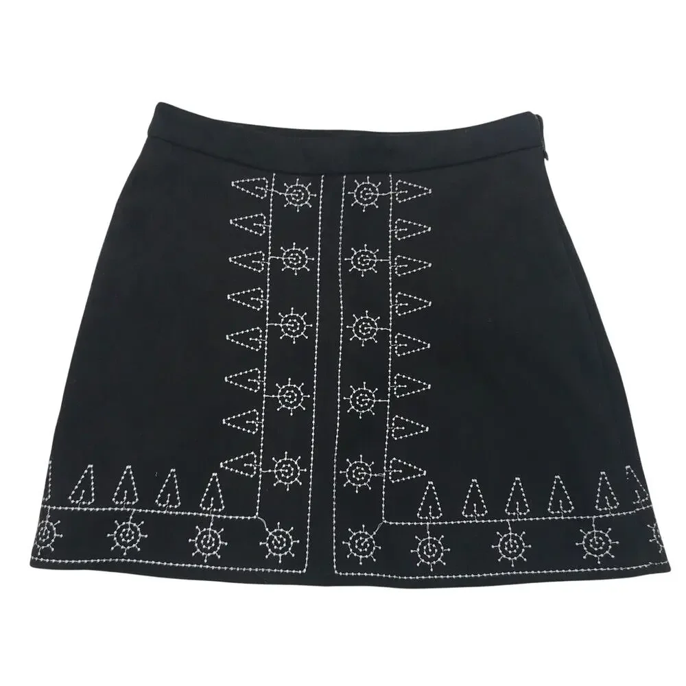 Sadie & Sage Black Faux Suede Embroidered Mini Skirt Size S